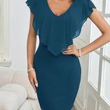 Vestido Curto Justo Brisa de Verão com Decote V e Babado Plissado