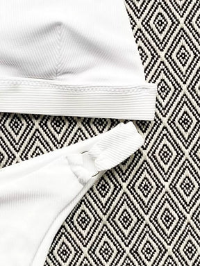 Biquíni Minimal Ring Elegance