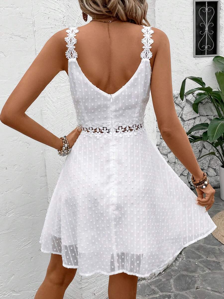 Vestido Curto Renda Solar Branca