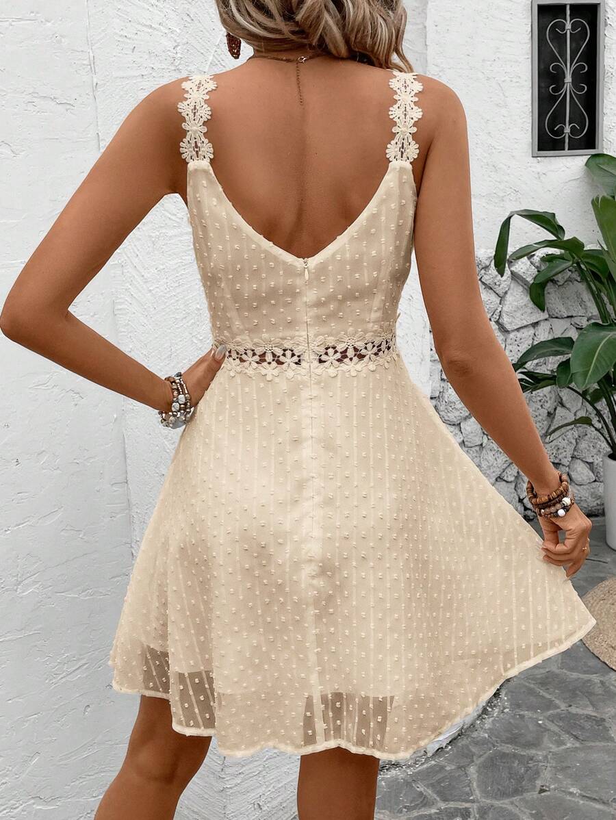 Vestido Curto Renda Solar Branca