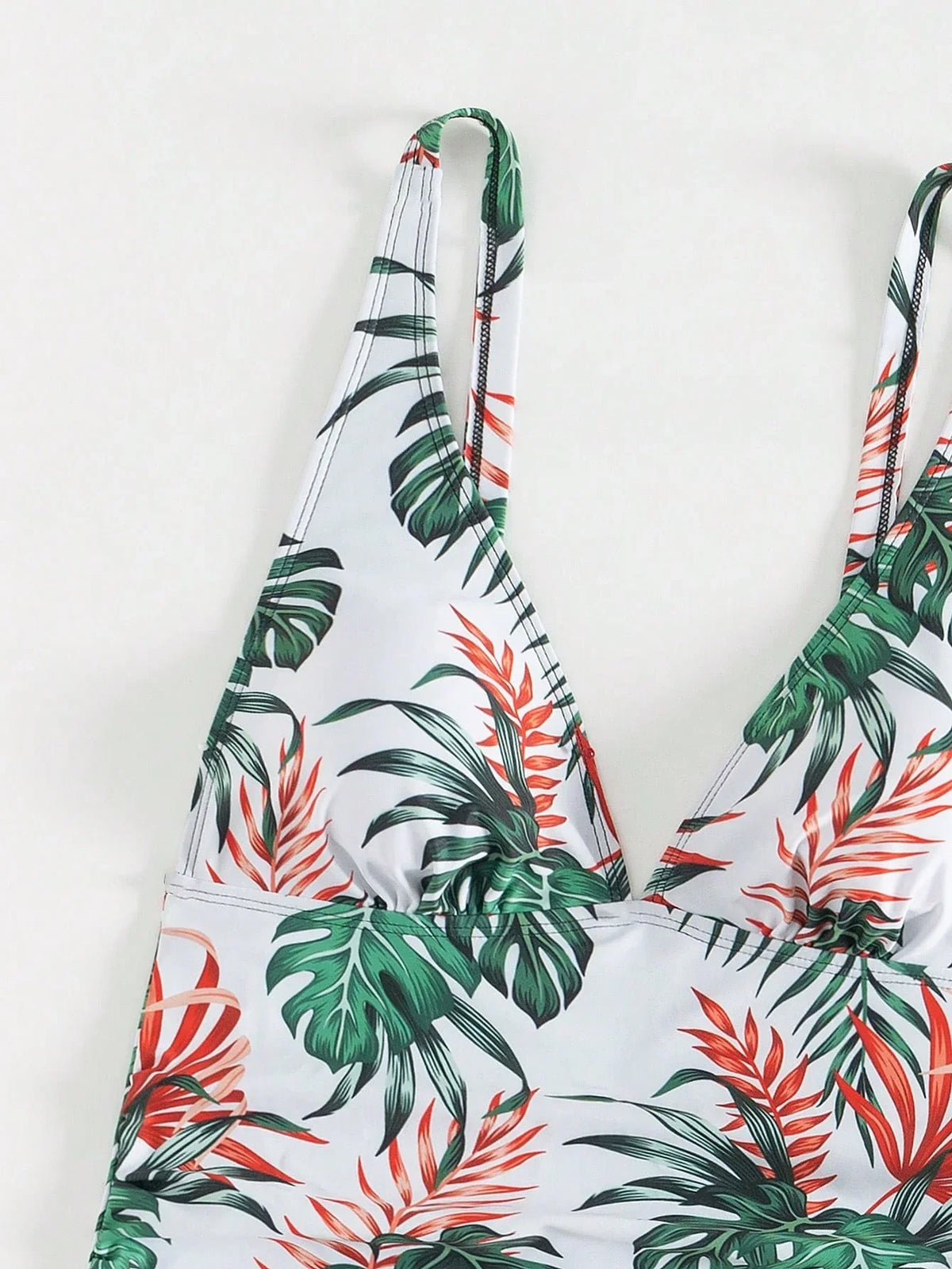 Tankini Decote V Recorte Vazado Bojo Triângulo
