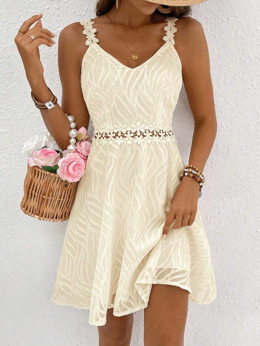 Vestido Curto Renda Solar Branca