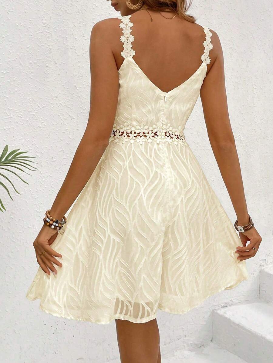 Vestido Curto Renda Solar Branca