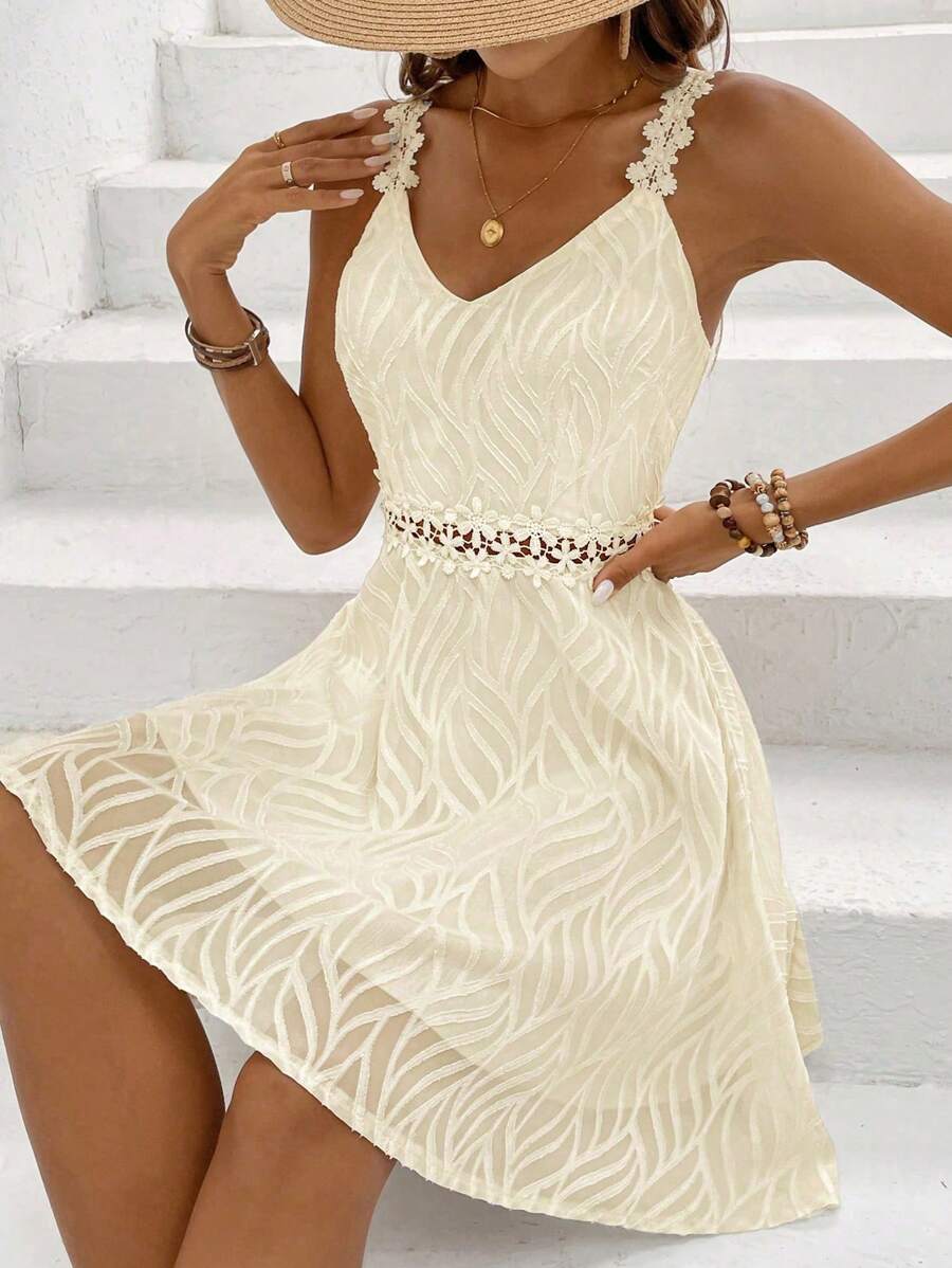 Vestido Curto Renda Solar Branca