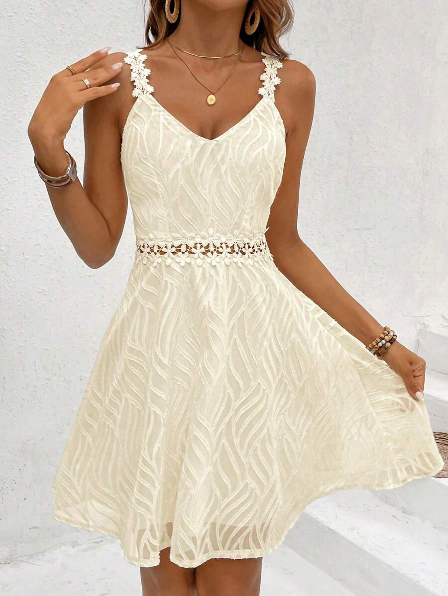 Vestido Curto Renda Solar Branca