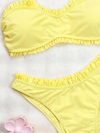 Biquíni Amarelo Babado Frontal Fivela Corte Alto