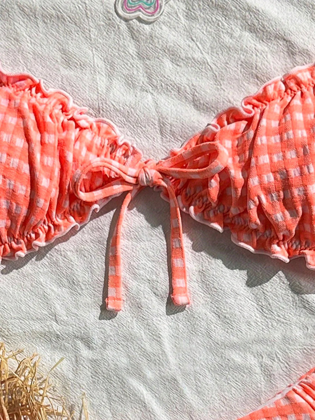 Biquíni Babado Nó na Gola Alças Finas Cintura Alta