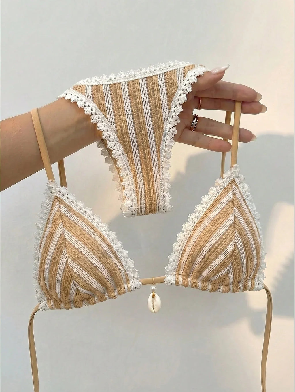 Biquíni Listrado Multicolorido Frente Única Babado