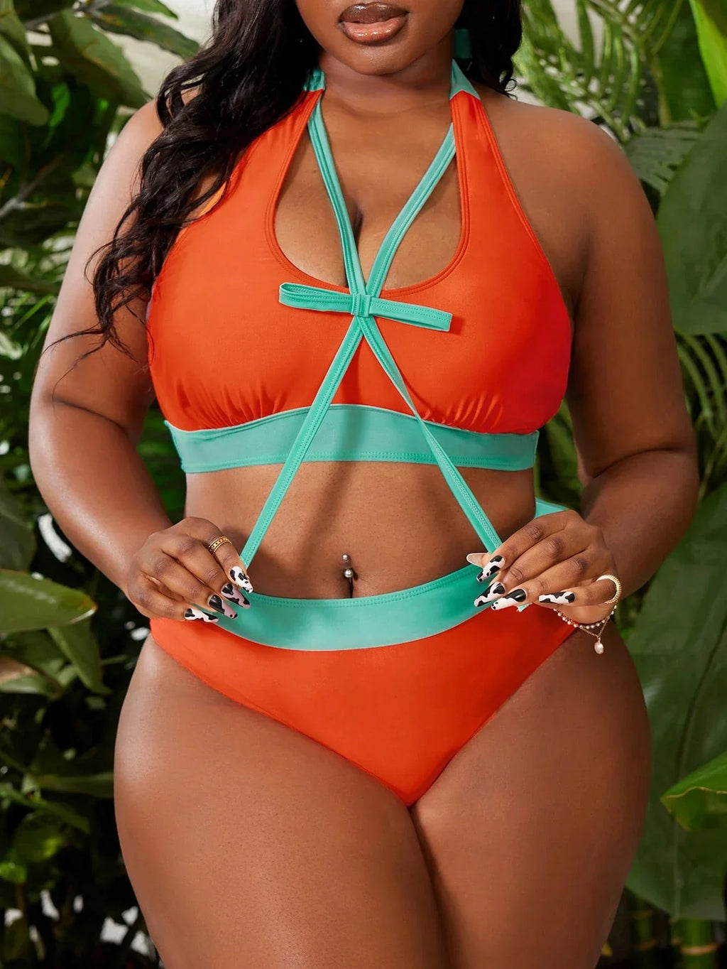 Biquíni Plus Size Bandeau Costa do Sol com Amarração nas Costas — fotografia 5 | Mar & Pérola