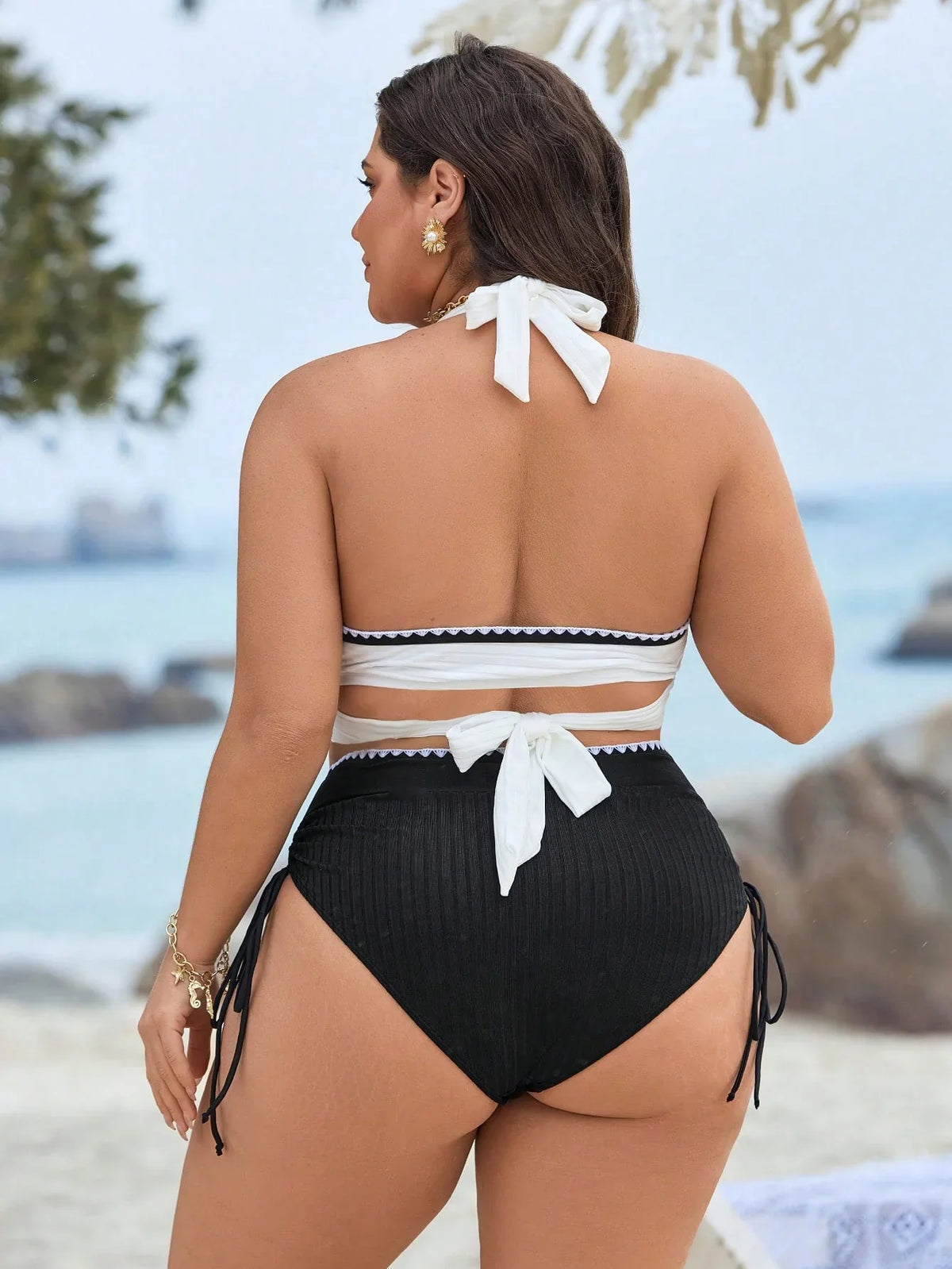 Biquíni Plus Size Bojo Inteiro Cordão Ajustável
