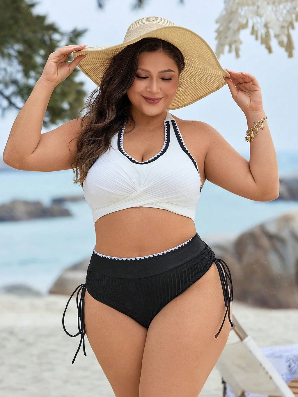 Biquíni Plus Size Bojo Inteiro Cordão Ajustável