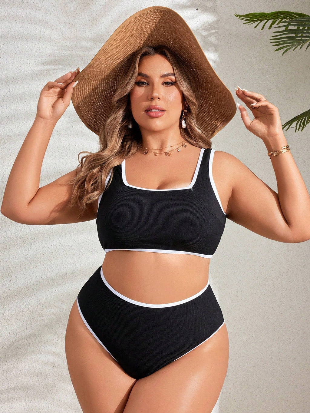 Biquíni Plus Size Costa Serena com Babado — fotografia 1 | Mar & Pérola