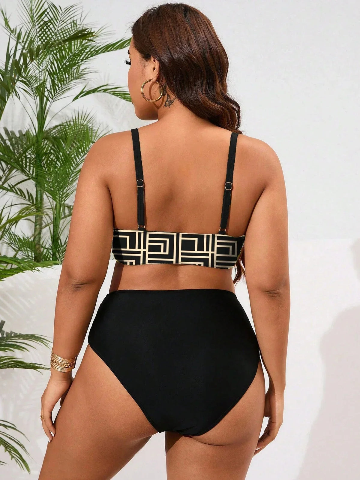 Biquíni Plus Size Fivela Decote U