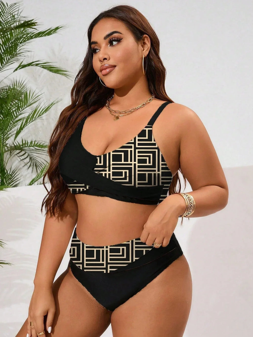 Biquíni Plus Size Fivela Decote U