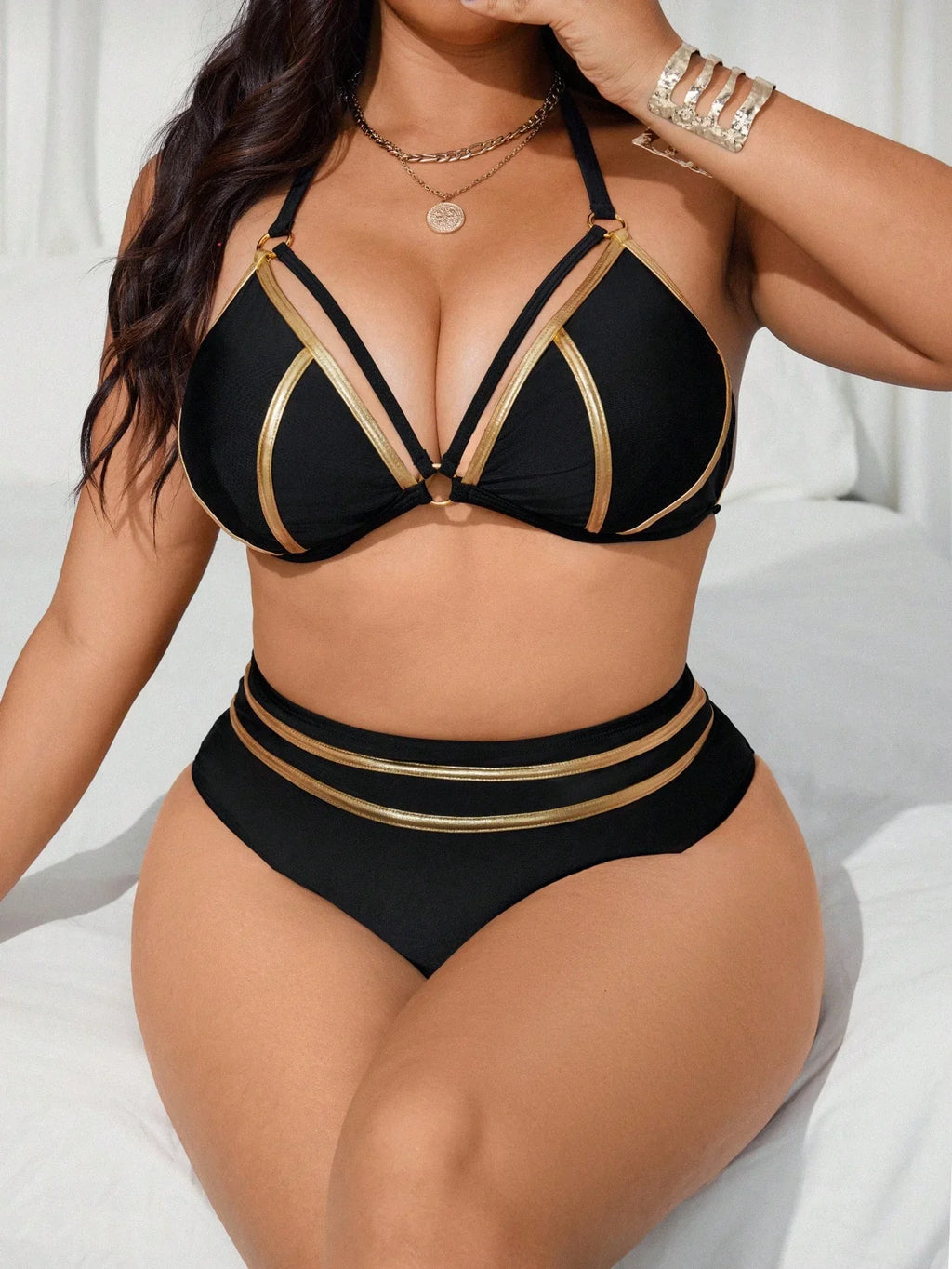 Biquíni Plus Size Frente Única com Nó e Tie Back