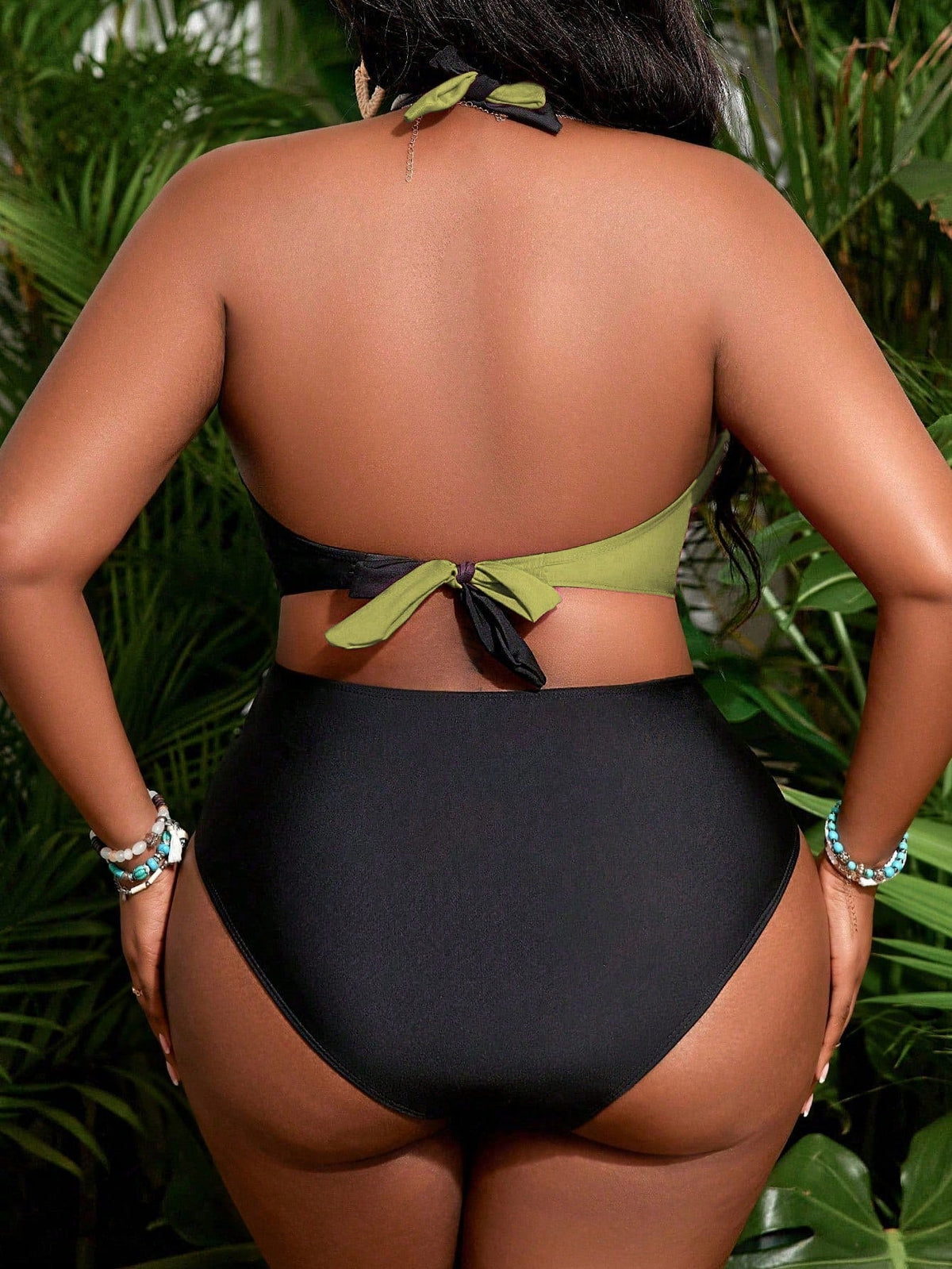 Biquíni Plus Size Halter Bloco de Cores Maré Serena — fotografia 2 | Mar & Pérola