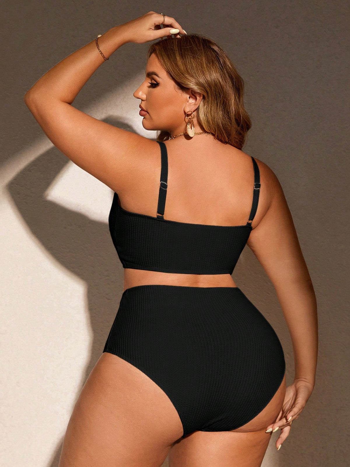 Biquíni Plus Size Maré Serena com Sutiã Torcido — fotografia 4 | Mar & Pérola