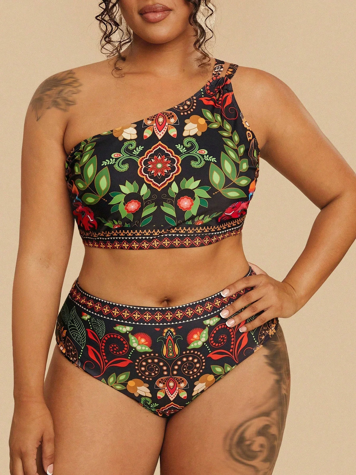 Biquíni Plus Size Ombro Único Cropped