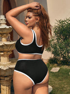 Biquíni Plus Size Preto Branco Botões