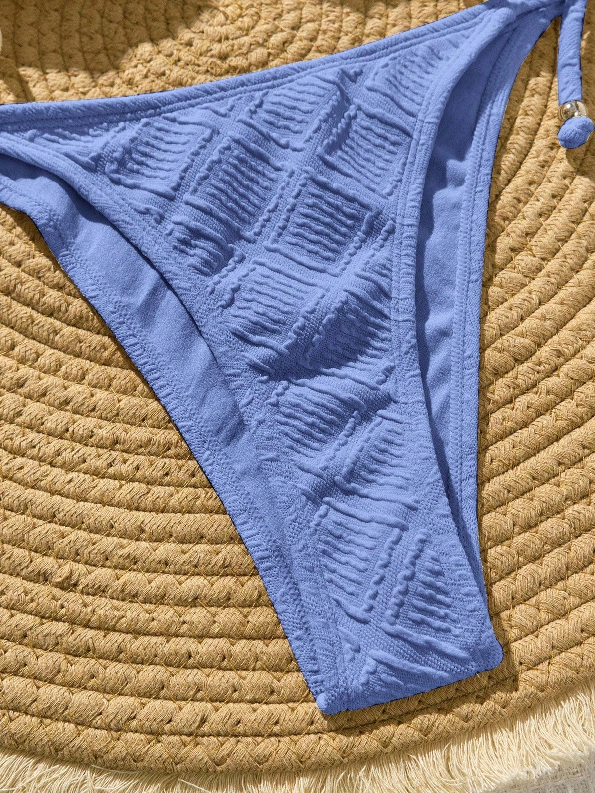 Biquíni Triangular Costa Serena com Nó e Amarração nas Costas — fotografia 19 | Mar & Pérola