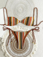 Biquíni Verde Militar Costa do Sol com Amarração nas Costas e Nó Lateral — fotografia 7 | Mar & Pérola