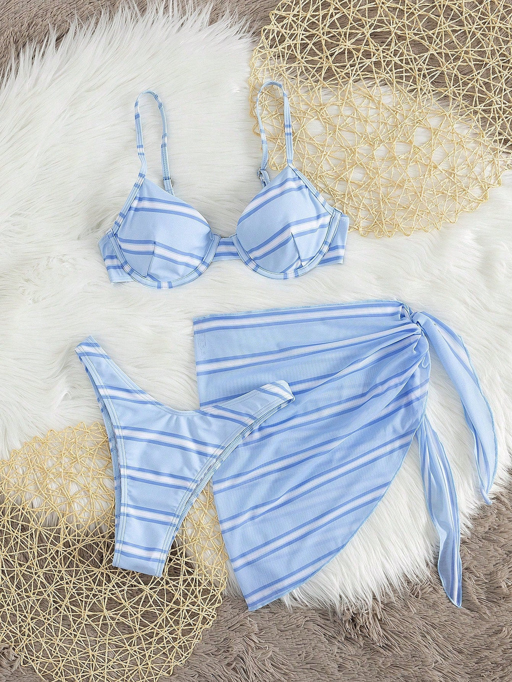 Conjunto Biquíni 3 Peças Azul Maré de Verão com Decote nas Costas — fotografia 4 | Mar & Pérola