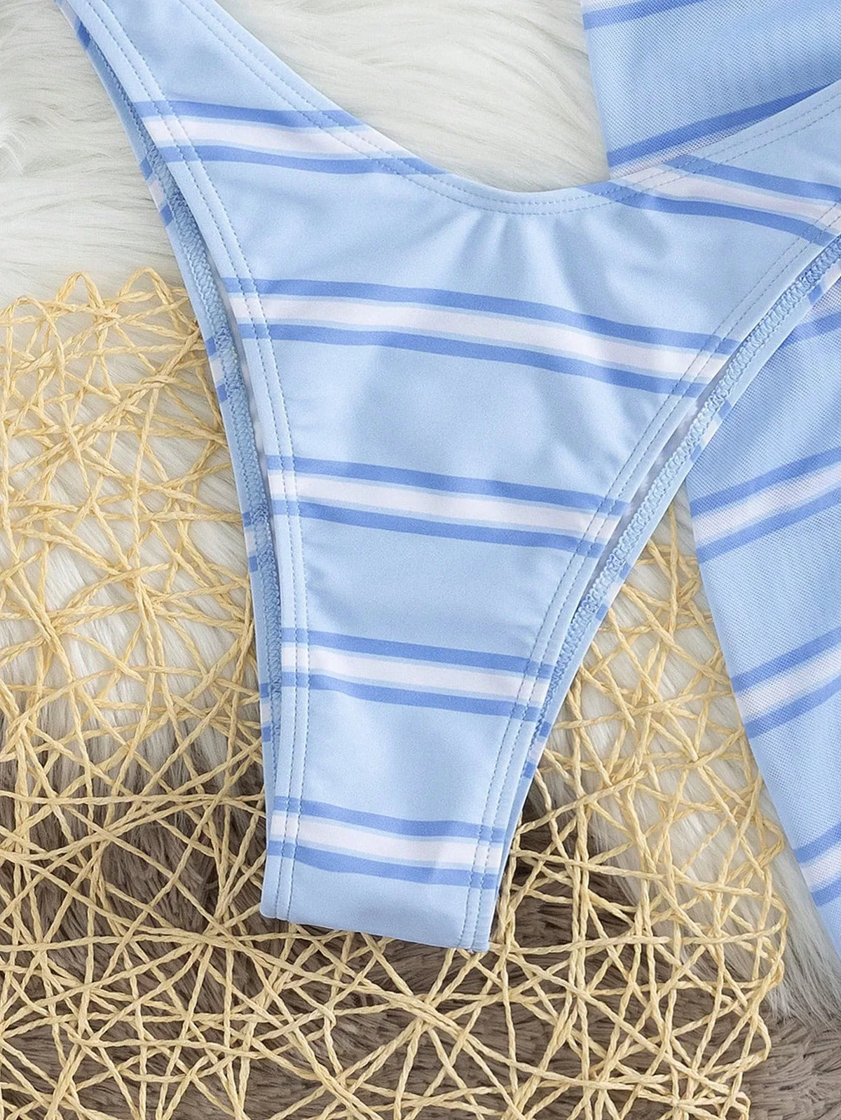 Conjunto Biquíni 3 Peças Azul Maré de Verão com Decote nas Costas — fotografia 6 | Mar & Pérola