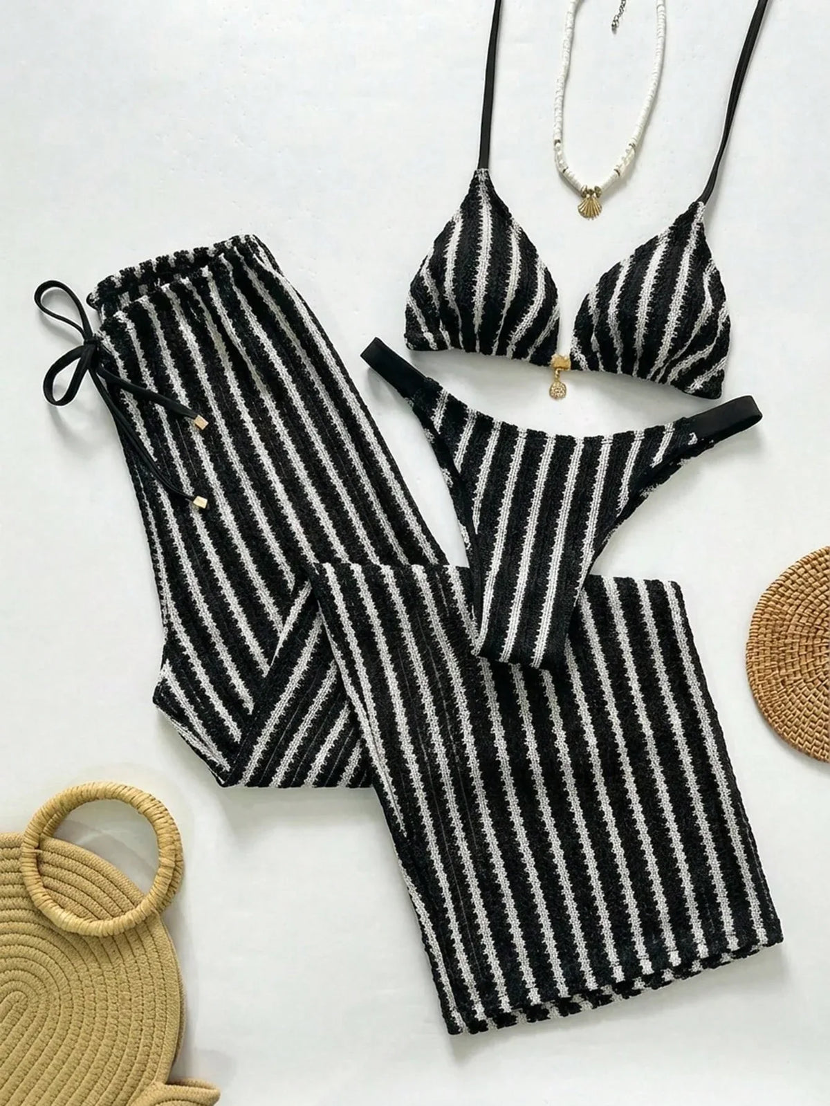 Conjunto Biquíni 3 Peças Brisa da Ilha com Calça e Amarração nas Costas — fotografia 3 | Mar & Pérola