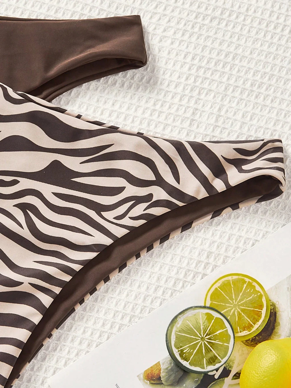 Conjunto Biquíni 3 Peças Zebrado Costa Selvagem com Amarração nas Costas — fotografia 5 | Mar & Pérola