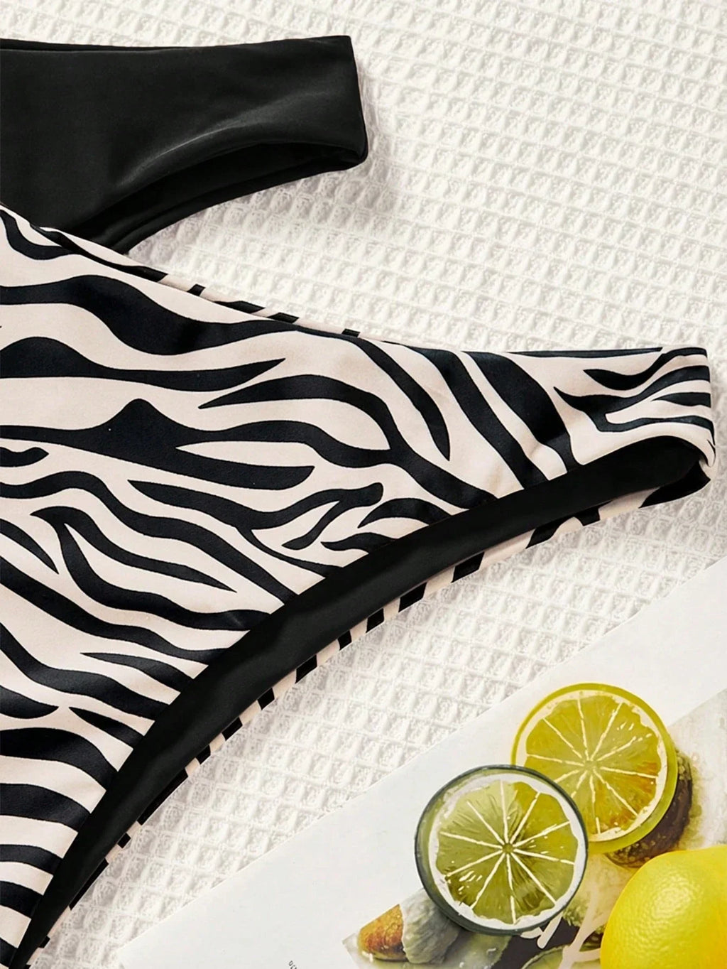 Conjunto Biquíni 3 Peças Zebrado Costa Selvagem com Amarração nas Costas — fotografia 10 | Mar & Pérola