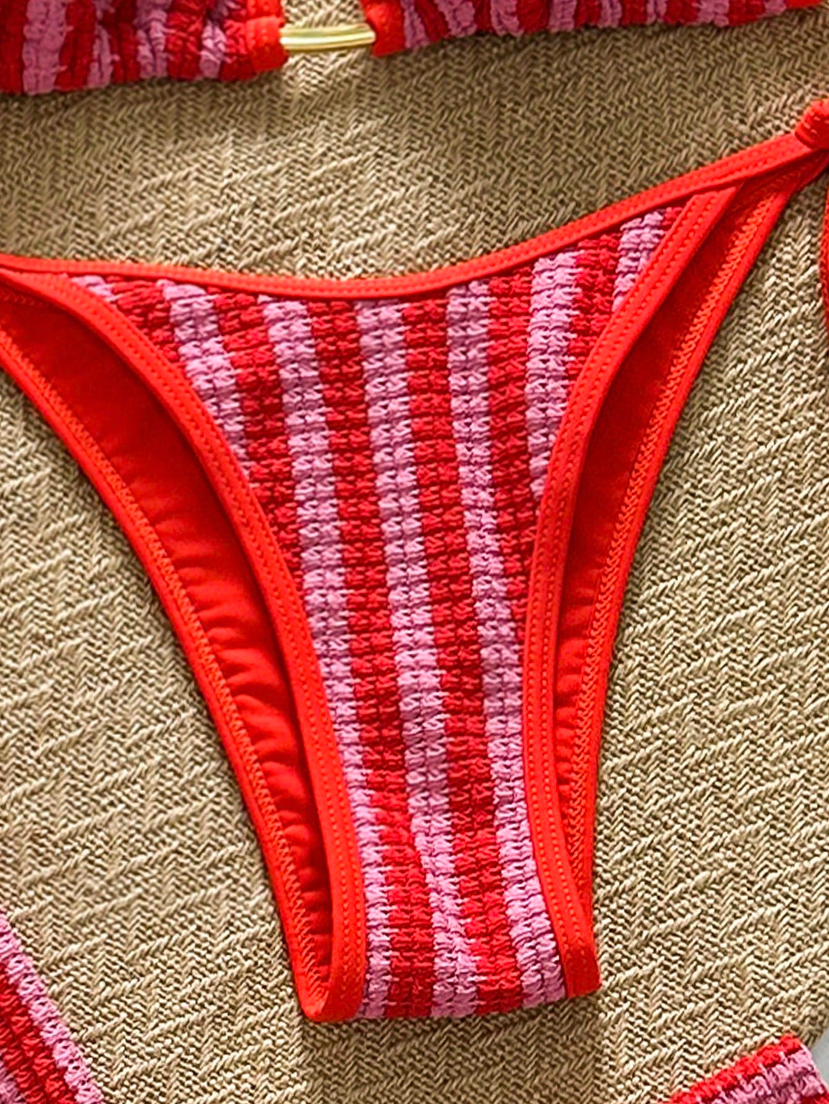 Conjunto Biquíni Listrado Frente Única com Calça Baixa