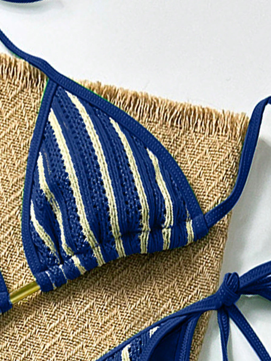 Conjunto Biquíni Listrado Frente Única com Calça Baixa
