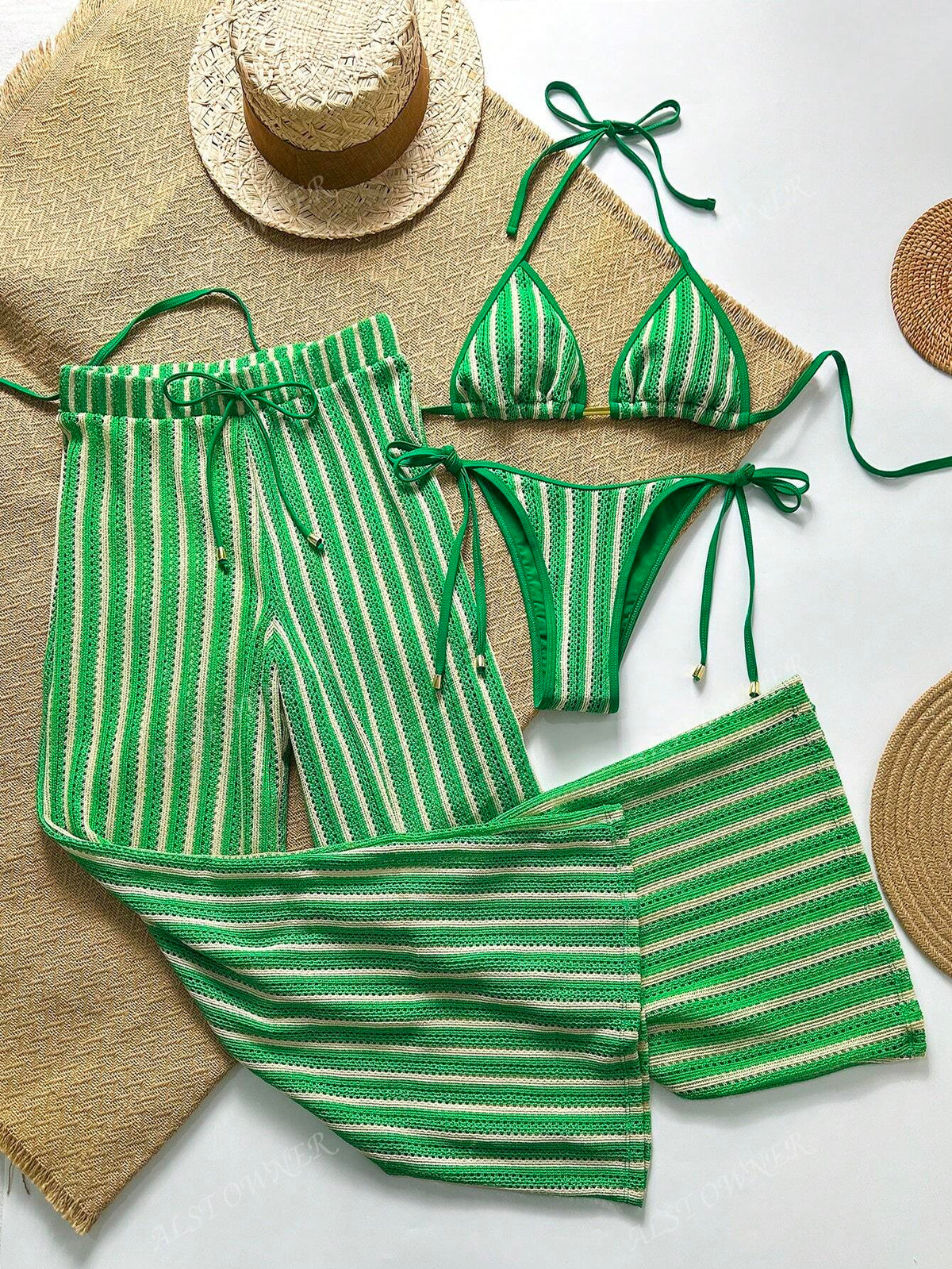 Conjunto Biquíni Listrado Frente Única com Calça Baixa