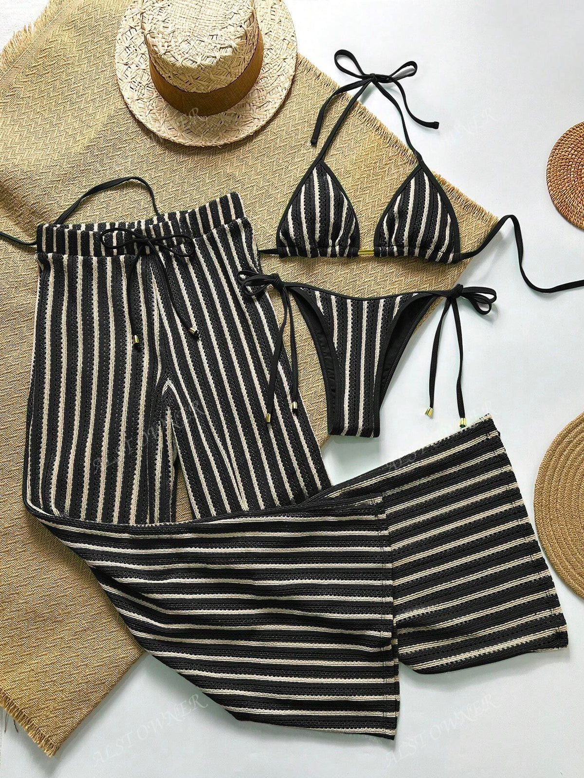 Conjunto Biquíni Listrado Frente Única com Calça Baixa