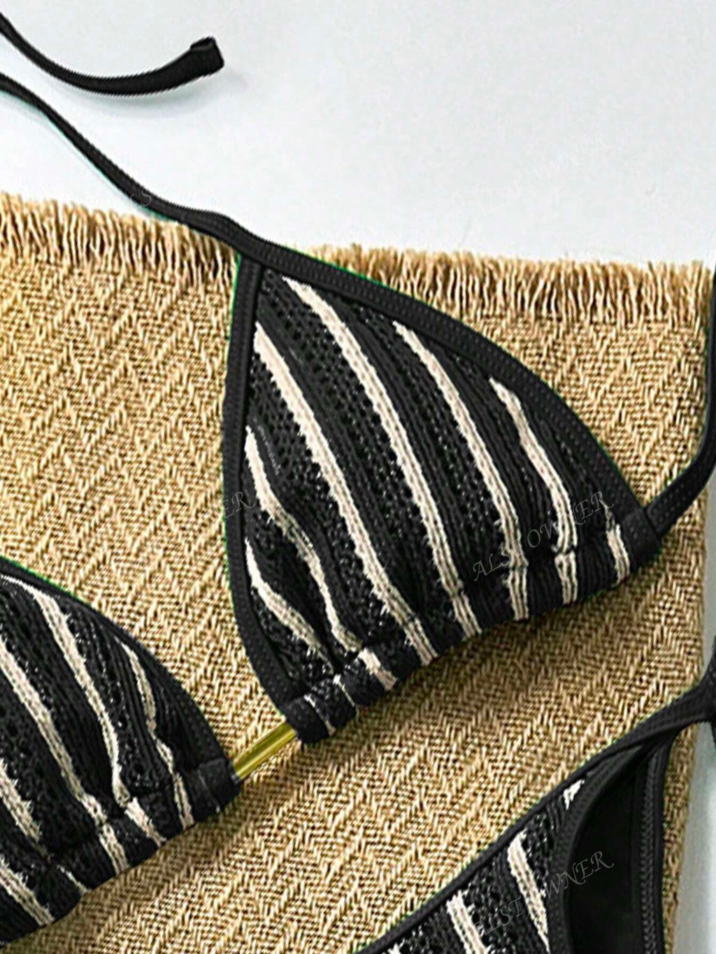 Conjunto Biquíni Listrado Frente Única com Calça Baixa