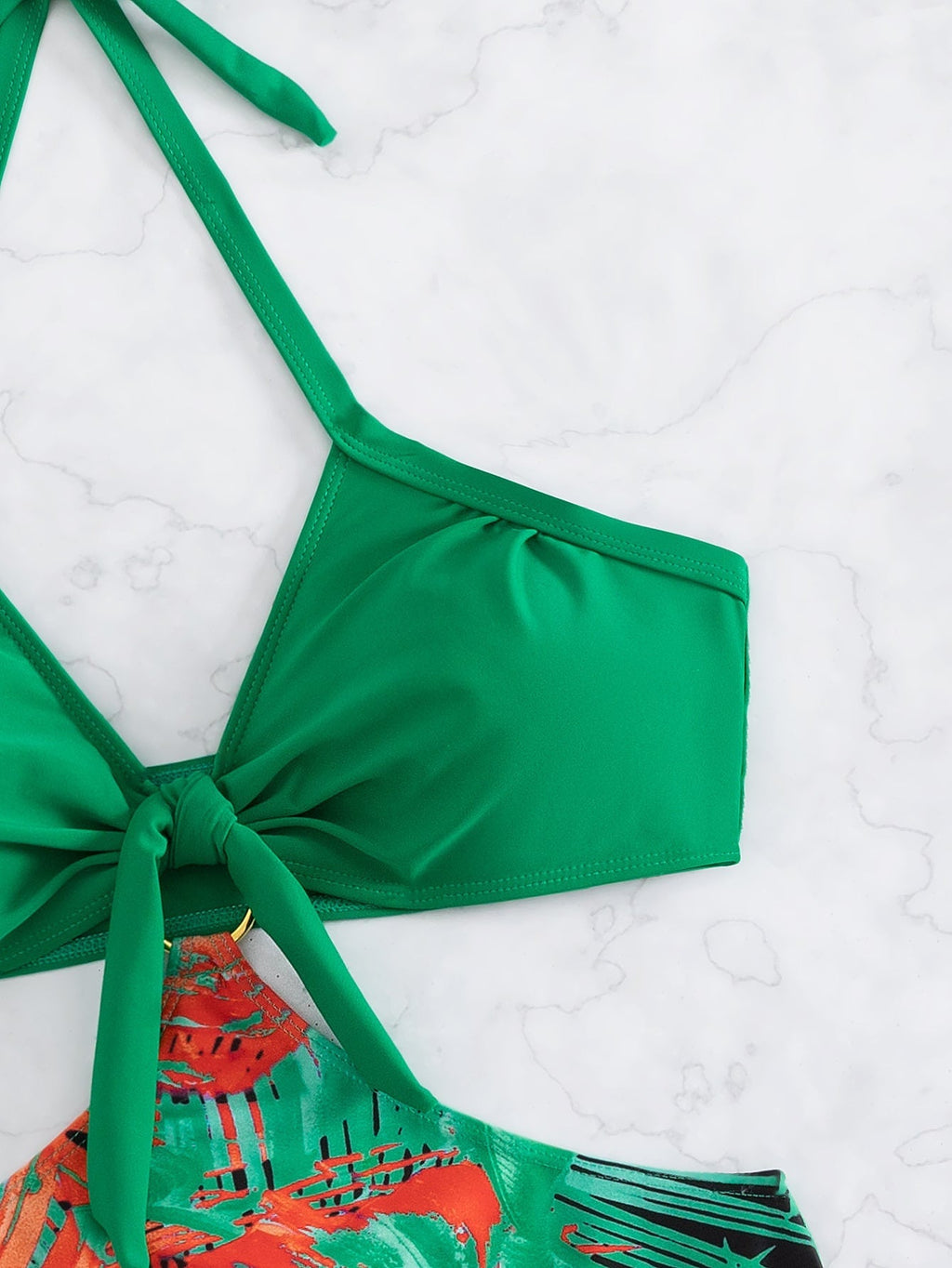 Conjunto de Biquíni 3 Peças Halter Tropical Costa Tropical com Saia — fotografia 5 | Mar & Pérola