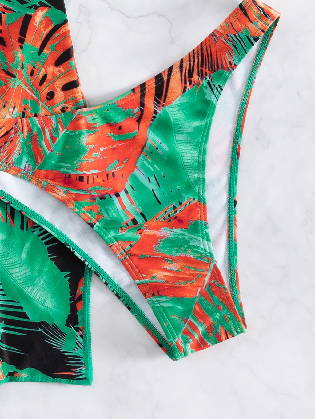 Conjunto de Biquíni 3 Peças Halter Tropical Costa Tropical com Saia — fotografia 6 | Mar & Pérola
