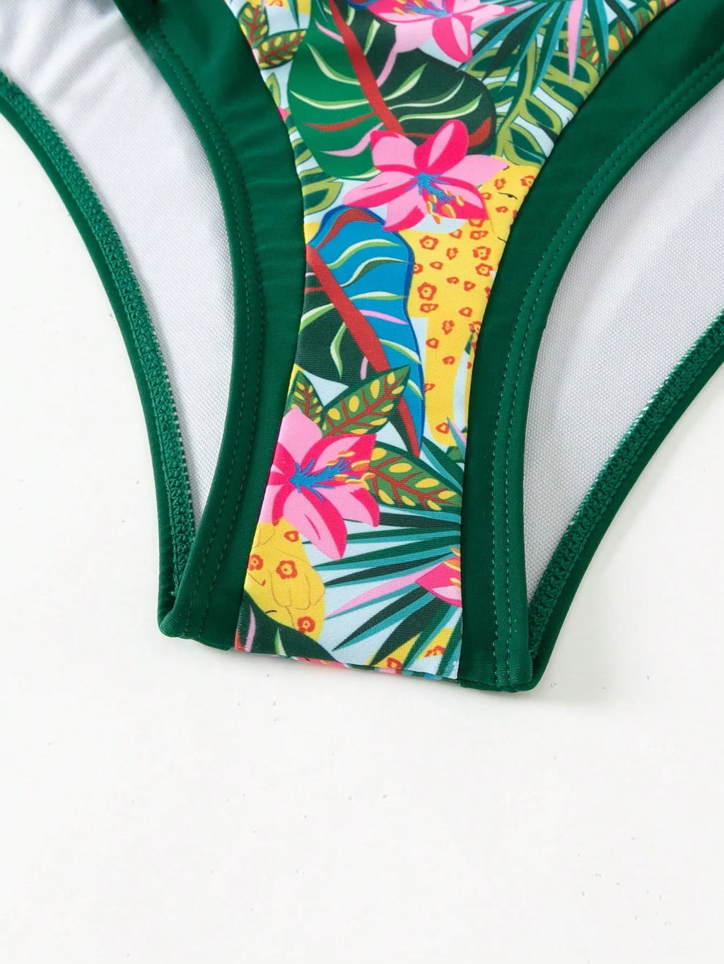 Conjunto de Biquíni 3 Peças Tropical Ilha Tropical com Saia Longa — fotografia 11 | Mar & Pérola