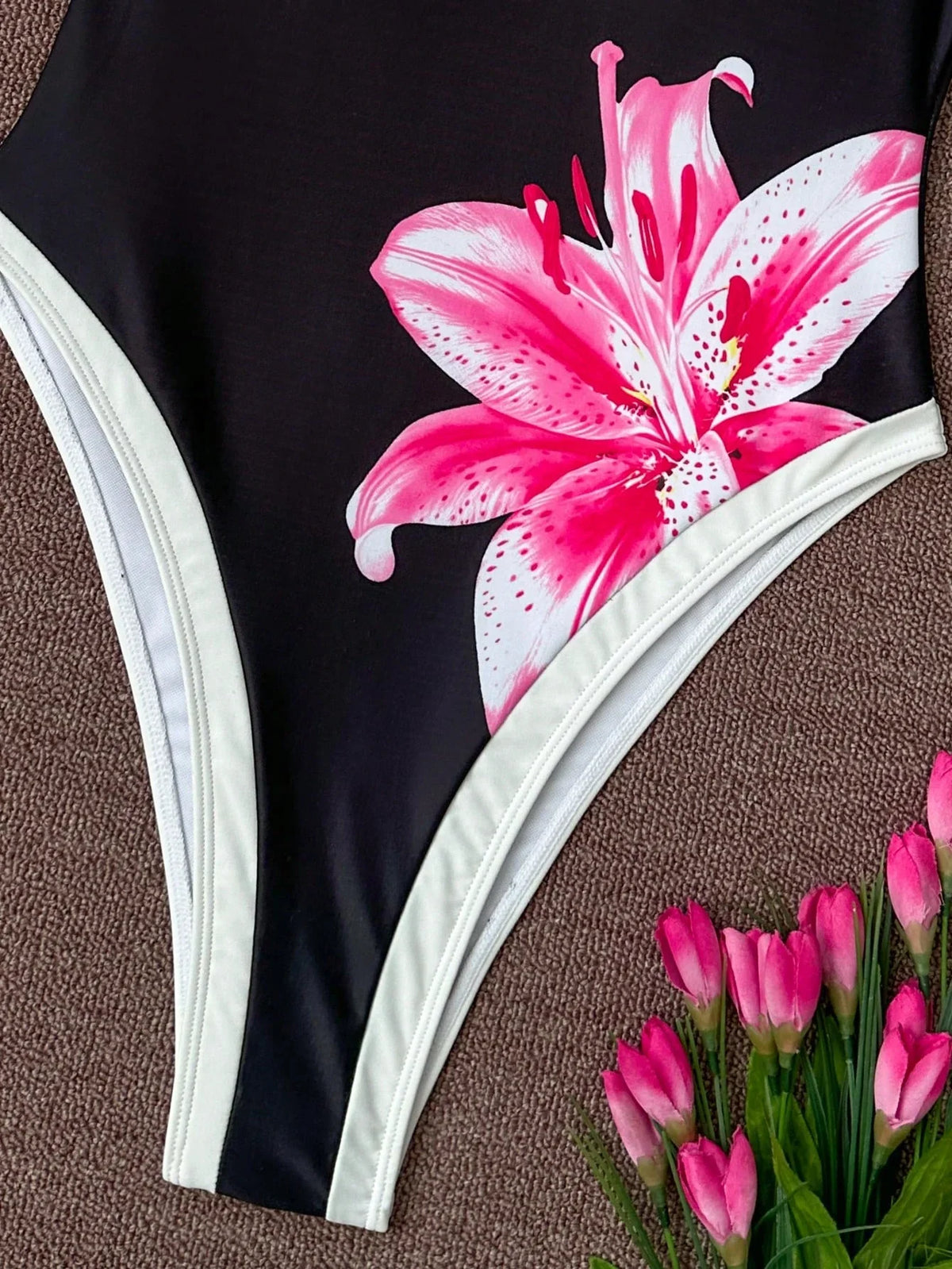 Maiô Cintura Contrastada Decote Alças Delicadas