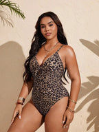 Maiô Plus Size Fivela Decote Alongado