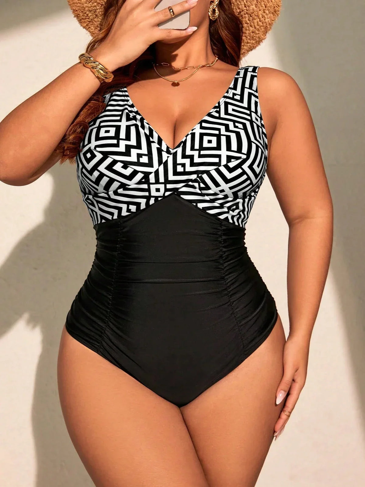 Maiô Plus Size Geométrico Transparente Traços da Costa — fotografia 11 | Mar & Pérola