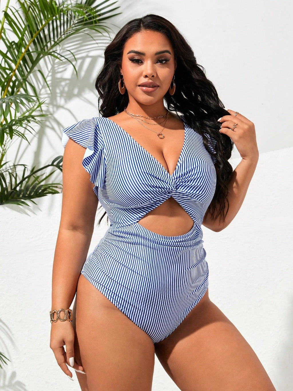 Maiô Plus Size Listrado Ritmo da Costa com Nó Torcido — fotografia 3 | Mar & Pérola