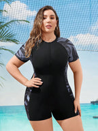 Maiô Plus Size Manga Curta Orla Solar com Zíper — fotografia 4 | Mar & Pérola