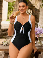 Maiô Plus Size Preto e Branco com Laço no Busto
