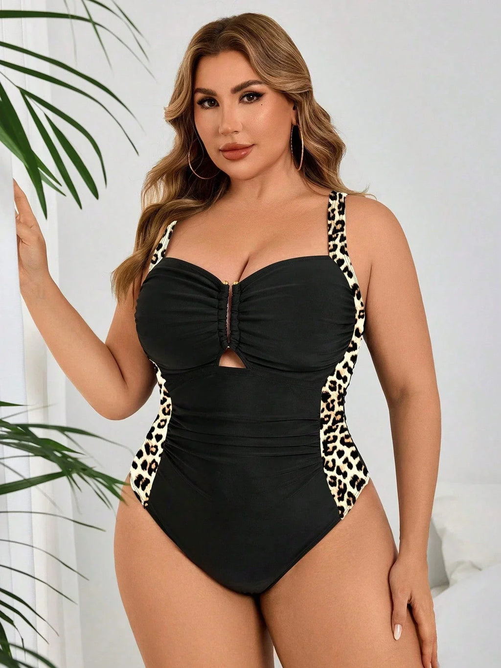 Maiô Plus Size Texturizado Relevo da Costa com Anel — fotografia 4 | Mar & Pérola