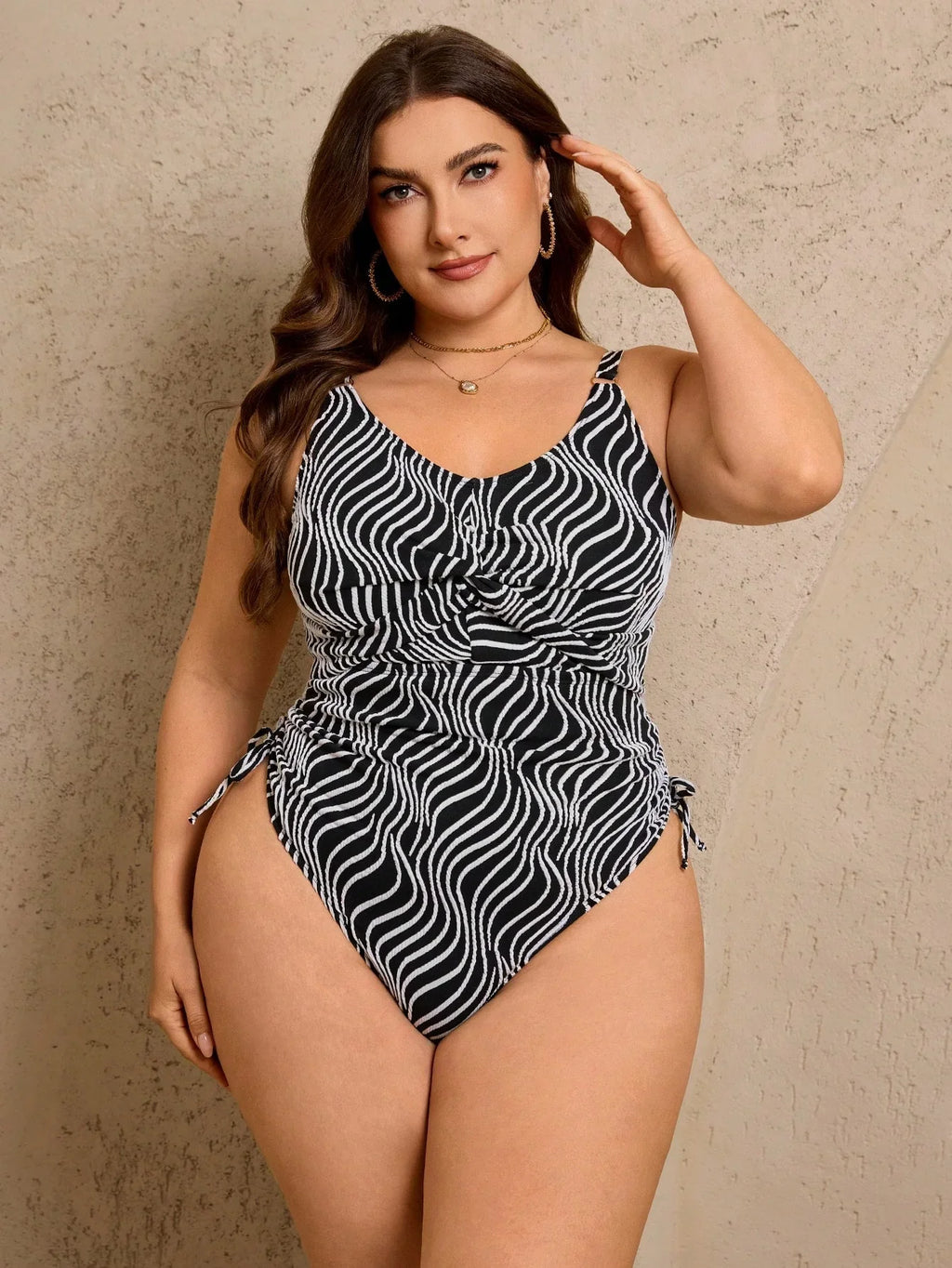 Maiô Plus Size Zebrado Nó na Lateral