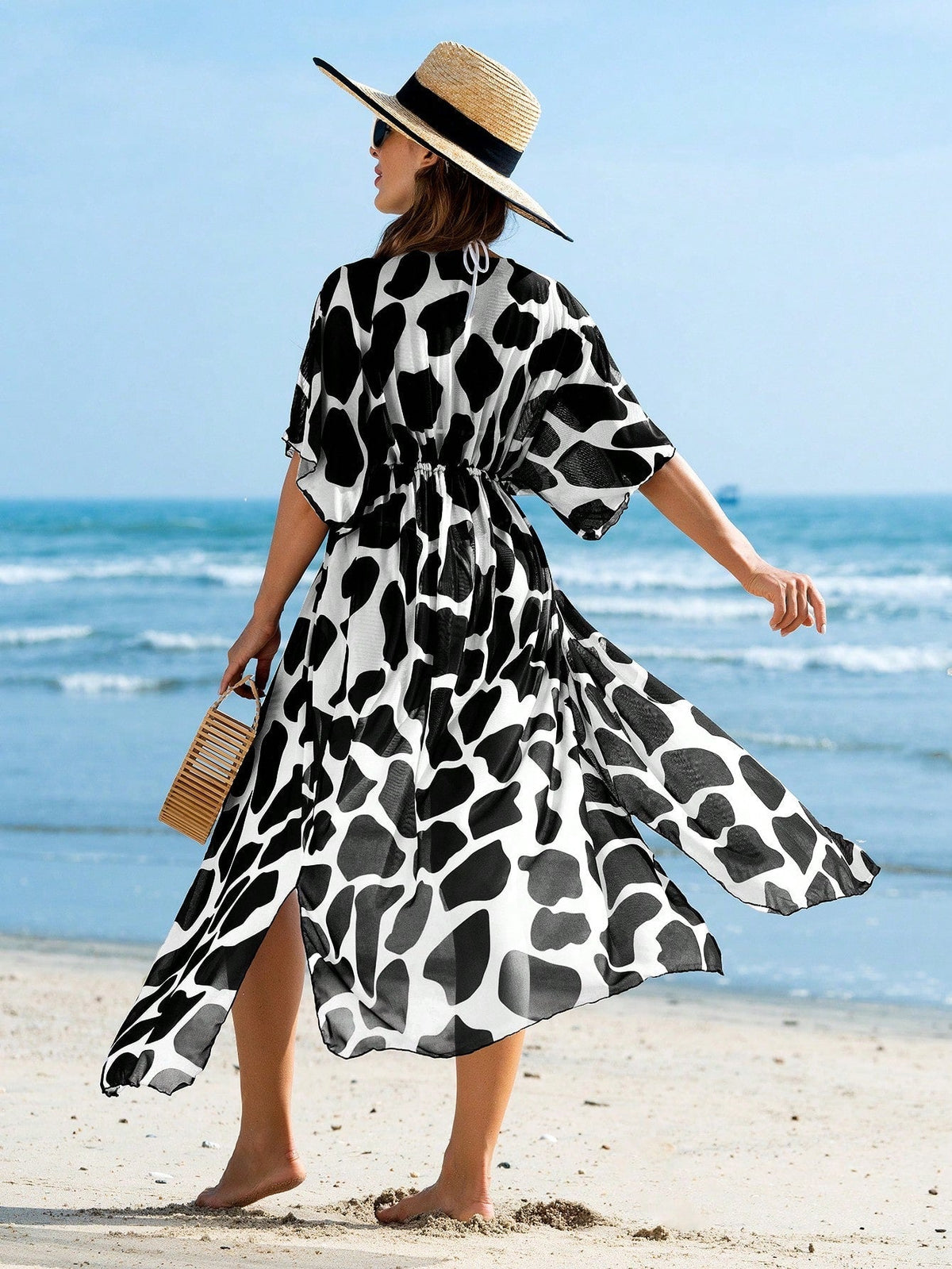 Saída de Praia Kimono Estampa Animal Print Costa Selvagem com Cordão — fotografia 10 | Mar & Pérola