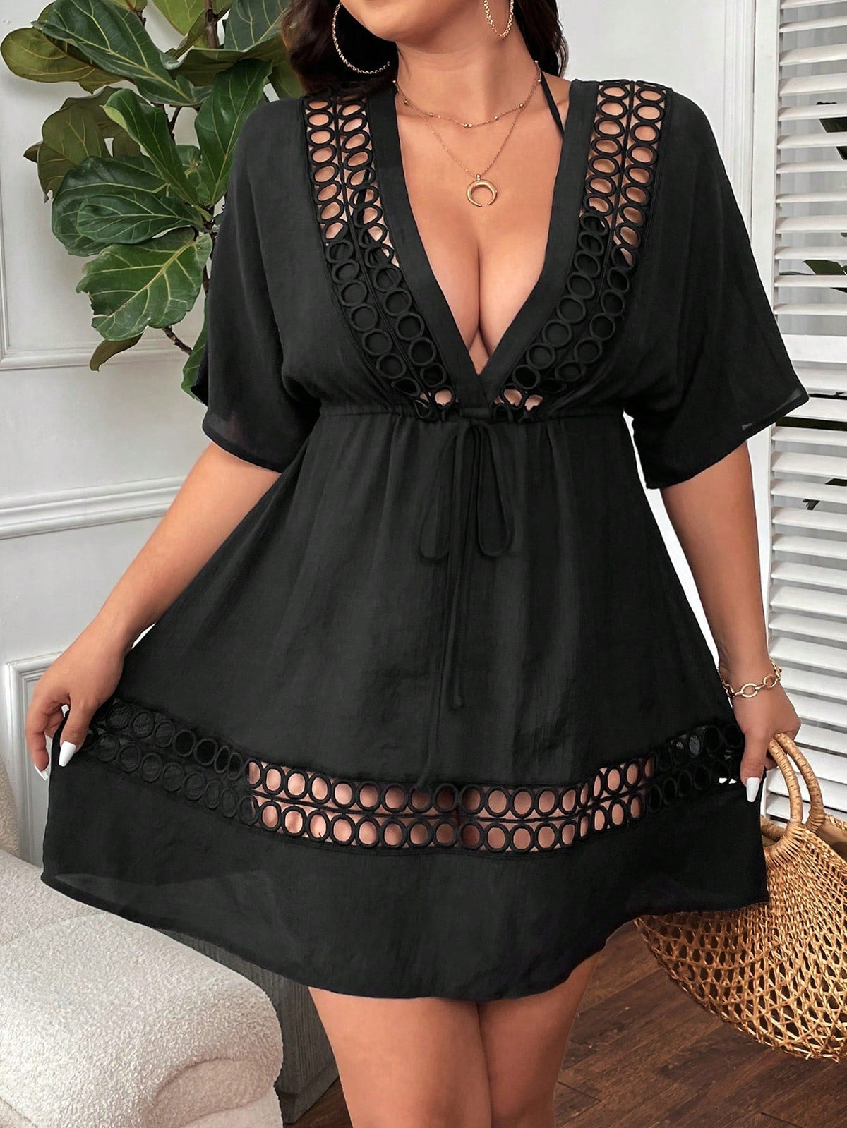Saída de Praia Plus Size Bordado Vazado Orla Solar — fotografia 4 | Mar & Pérola