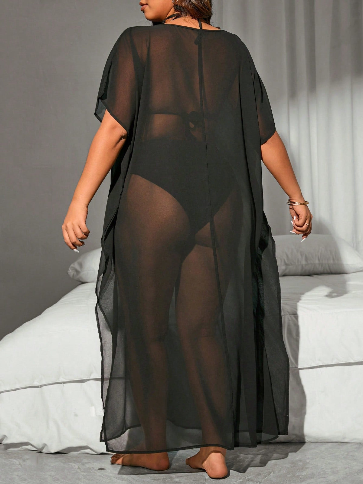 Saída de Praia Plus Size Brisa da Costa com Transparência — fotografia 5 | Mar & Pérola