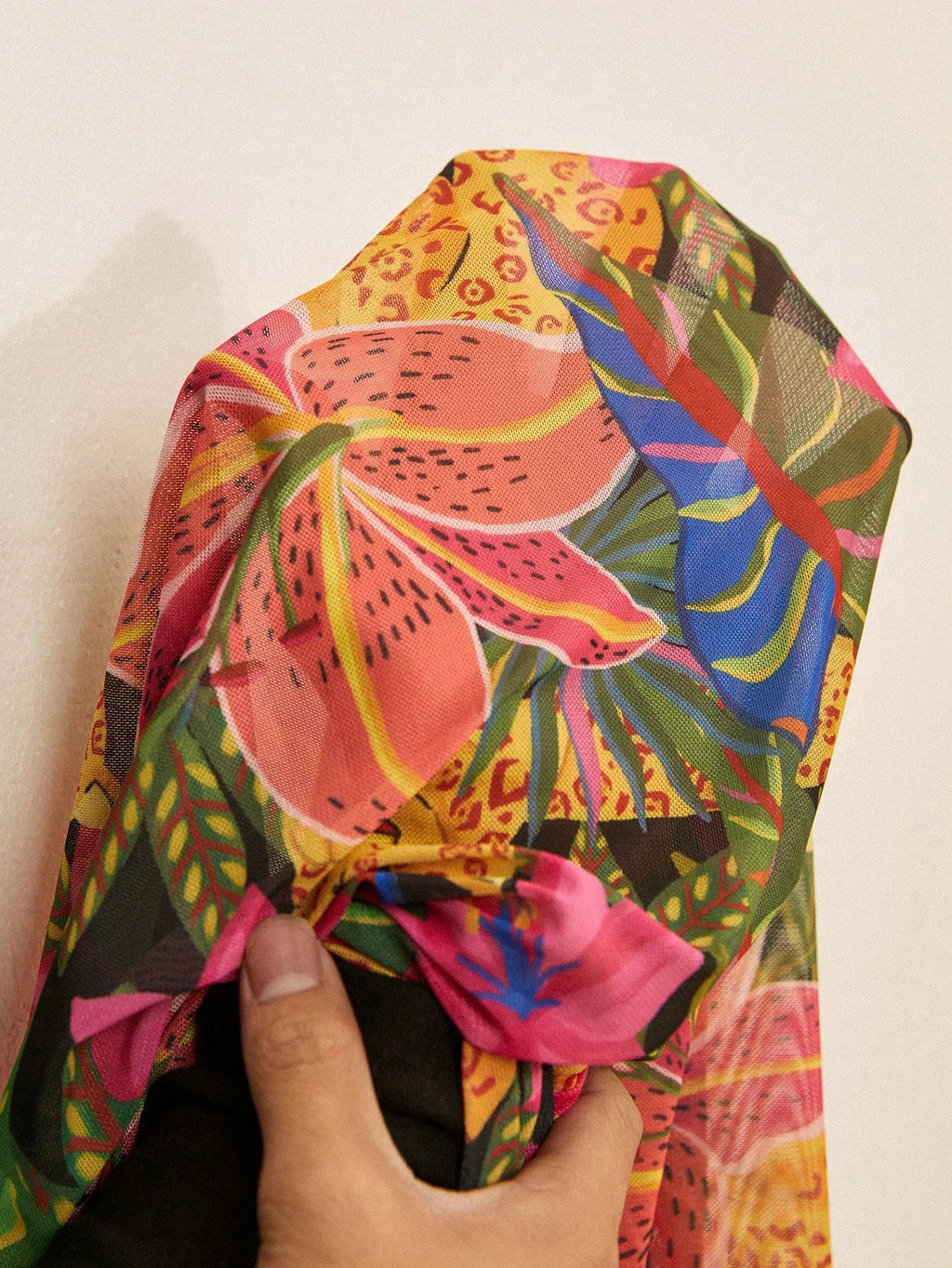 Saída de Praia Plus Size Cruzada Tie Back